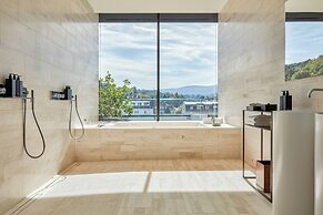 Roomers Baden-Baden, Autograph Collection
