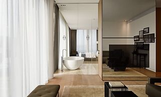 Roomers Baden-Baden, Autograph Collection