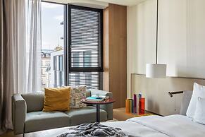Roomers Baden-Baden, Autograph Collection