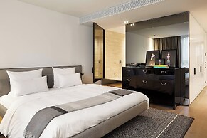 Roomers Baden-Baden, Autograph Collection