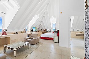 The Manoah Boutique Hotel