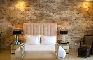 The Manoah Boutique Hotel