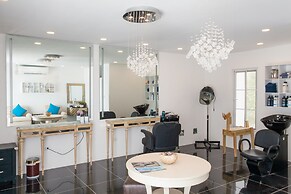 The Manoah Boutique Hotel