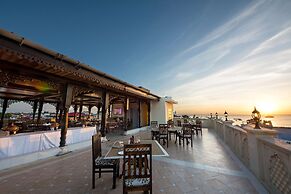 Golden Tulip Stonetown Boutique