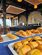 Golden Tulip Stonetown Boutique