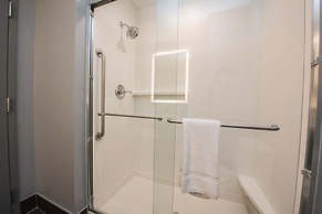 Holiday Inn Express & Suites Houston - Hobby Airport Area by IHG