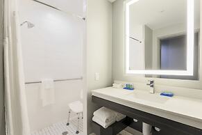 Holiday Inn Express & Suites Houston - Hobby Airport Area by IHG