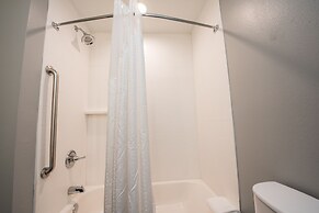 Holiday Inn Express & Suites Houston - Hobby Airport Area by IHG