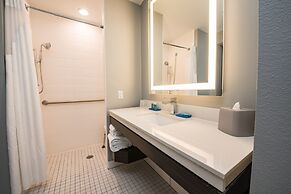 Holiday Inn Express & Suites Houston - Hobby Airport Area by IHG
