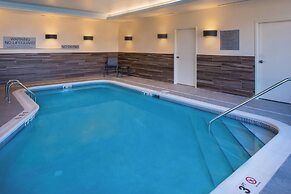 Fairfield Inn and Suites by Marriott Akron Stow