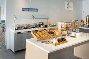 DoubleTree by Hilton Miami North I-95