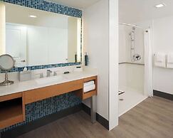 DoubleTree by Hilton Miami North I-95