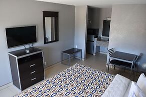 Woodfield Inn & Suites