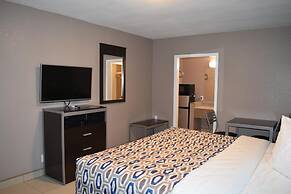 Woodfield Inn & Suites