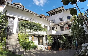 L'AUBERGE INN - Hostel