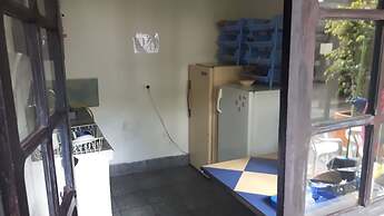 L'AUBERGE INN - Hostel