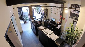 L'AUBERGE INN - Hostel