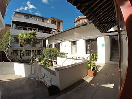 L'AUBERGE INN - Hostel