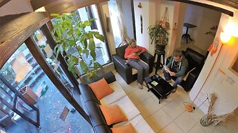 L'AUBERGE INN - Hostel