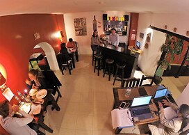 L'AUBERGE INN - Hostel