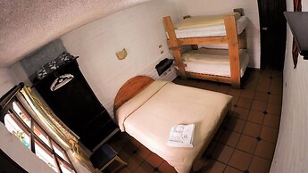 L'AUBERGE INN - Hostel