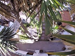 L'AUBERGE INN - Hostel