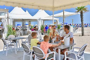 Isamar Holiday Village