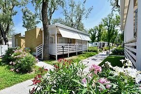 Isamar Holiday Village