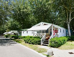 Isamar Holiday Village