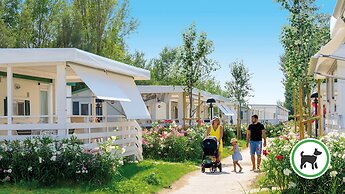 Isamar Holiday Village