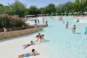 Isamar Holiday Village