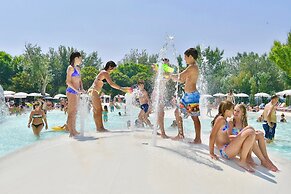 Isamar Holiday Village