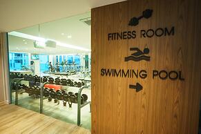 New Season Square Hotel