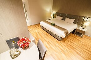 New Season Square Hotel