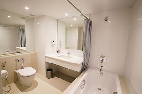 New Season Square Hotel