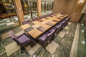 New Season Square Hotel