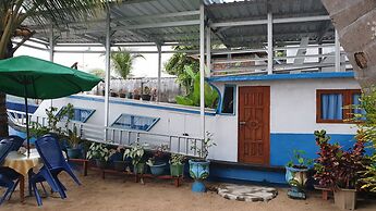 Larantuka Beach Apartments