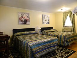 Twin Oaks Motel