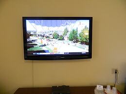 Twin Oaks Motel