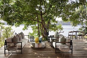 Victoria Falls River Lodge