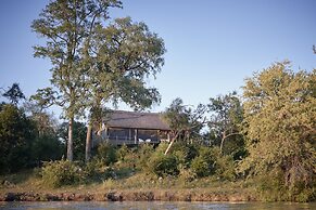 Victoria Falls River Lodge