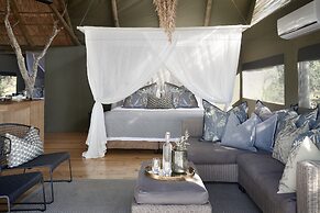 Victoria Falls River Lodge