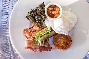 Victoria Falls River Lodge