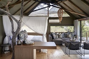 Victoria Falls River Lodge