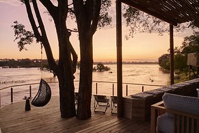 Victoria Falls River Lodge