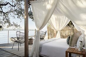 Victoria Falls River Lodge