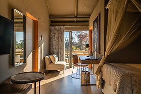 Victoria Falls River Lodge