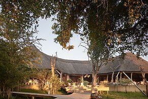 Victoria Falls River Lodge