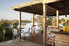 Victoria Falls River Lodge