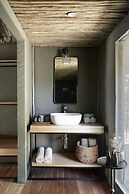 Victoria Falls River Lodge